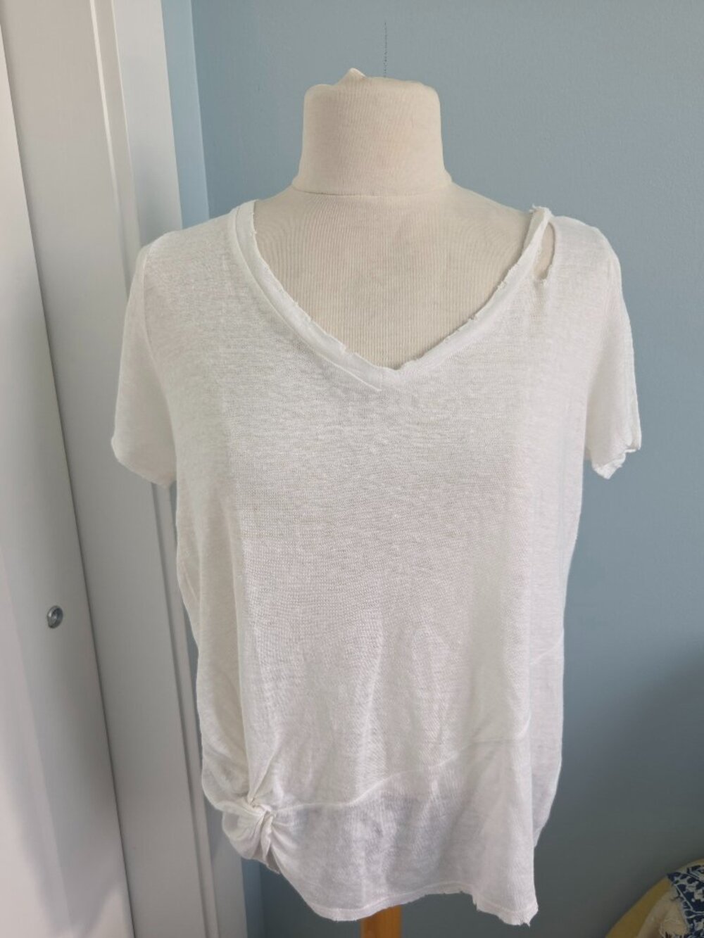 OLIVACEOUS DISTRESSED V-NECKED, SIDE KNOTTED T-SHIRT, SIZE L